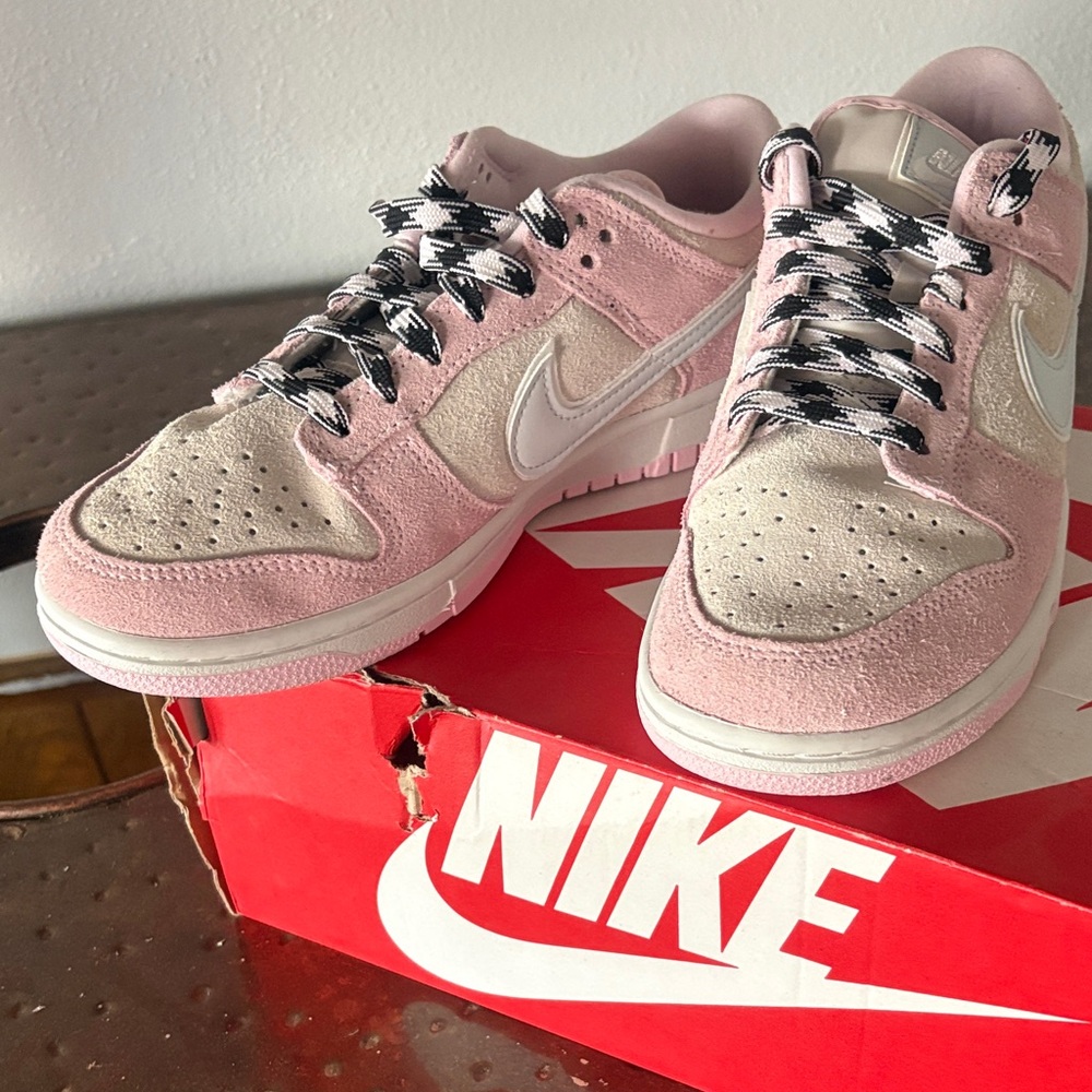 Nike Pink and Beige Sneakers with Black and White Laces